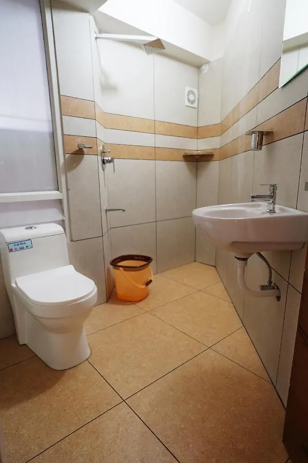 Kadampanattu'S Homestay Kochi Apartment